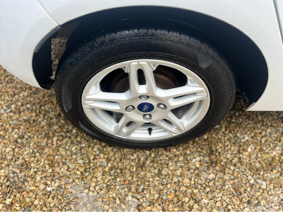 2014 Ford Fiesta ZETEC 1.2 - LOW INSURANCE - LOW TAX €7,995