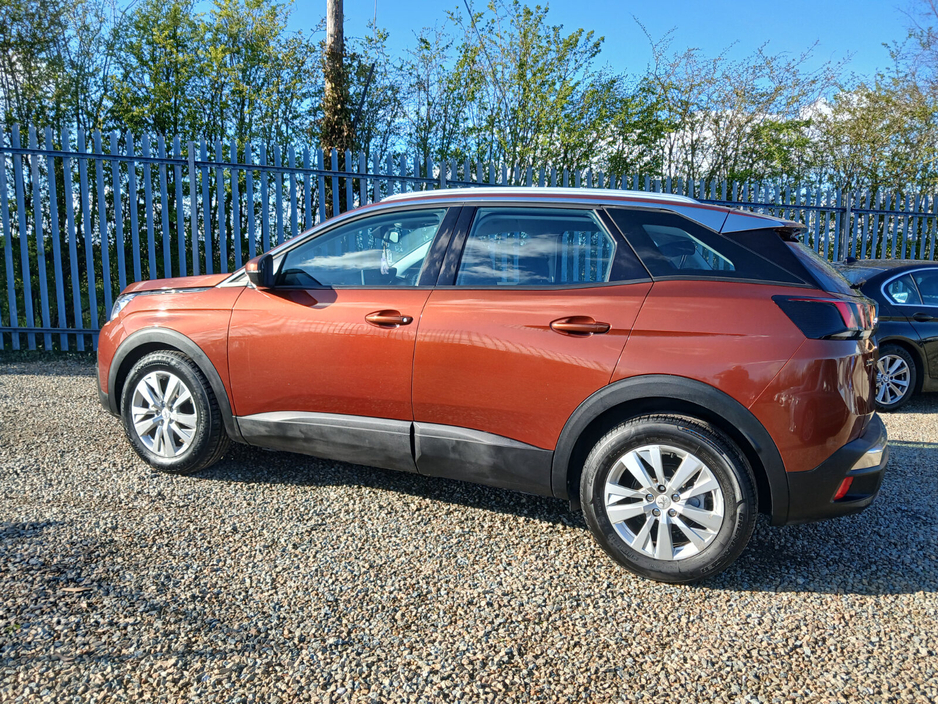 2017 Peugeot 3008 - image 2