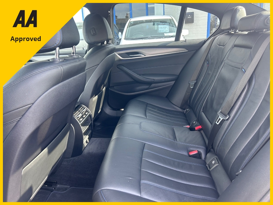 2018 BMW 5 Series - image 6