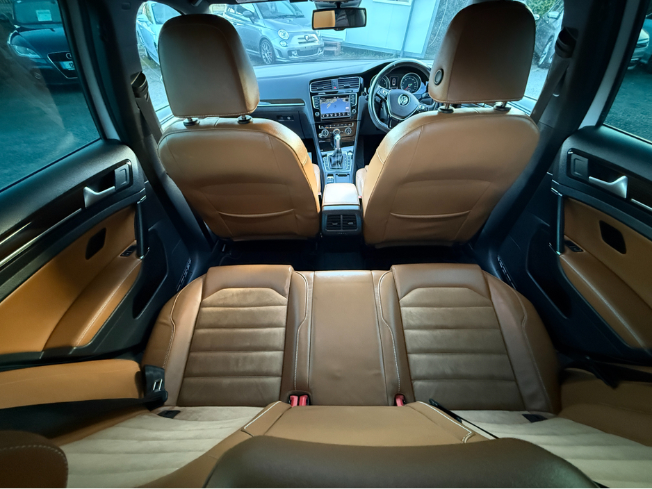 2015 Volkswagen Golf - image 22