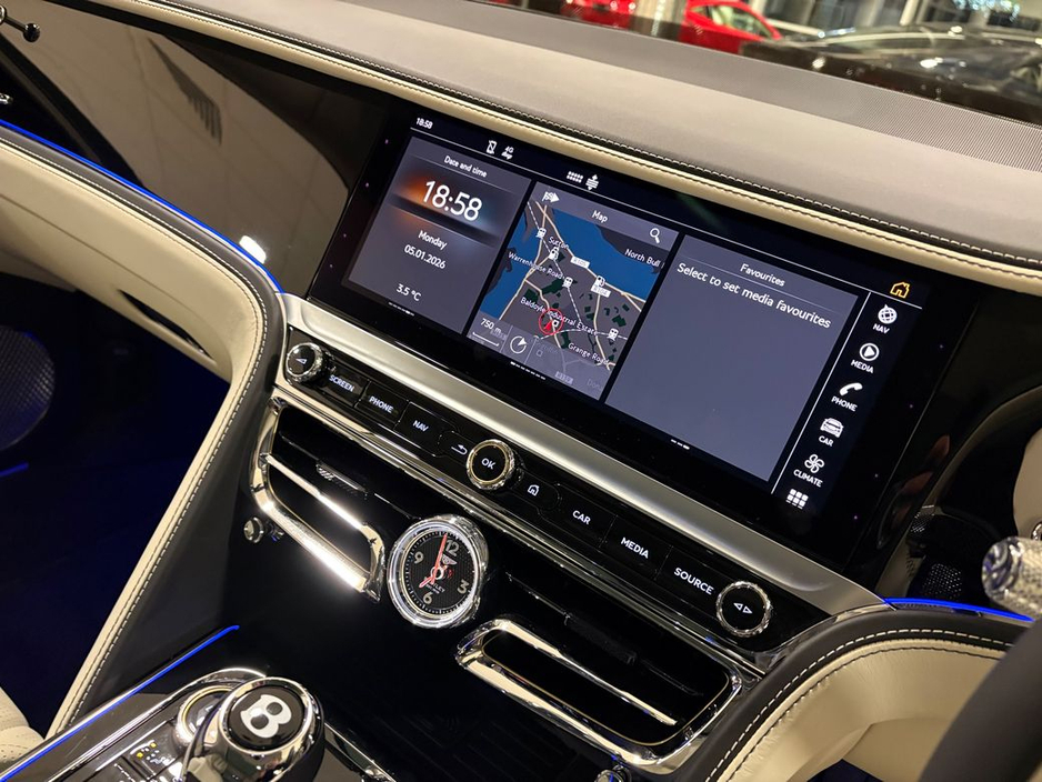 2025 Bentley Flying Spur 3.0 V6 E-HYBRID AZURE=AS NEW//HUGE SPEC=PAN ROOF//BALANCE OF BENTLEY WARRANTY=ONLY €150 ANNUAL ROAD TAX//TAILORED FINANCE PACKAGES AVAILABLE=TRADE INS €249,995