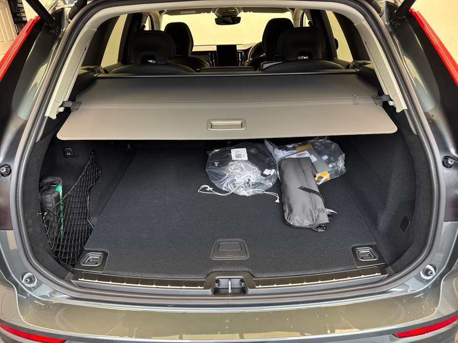 2026 Volvo XC60 - image 9