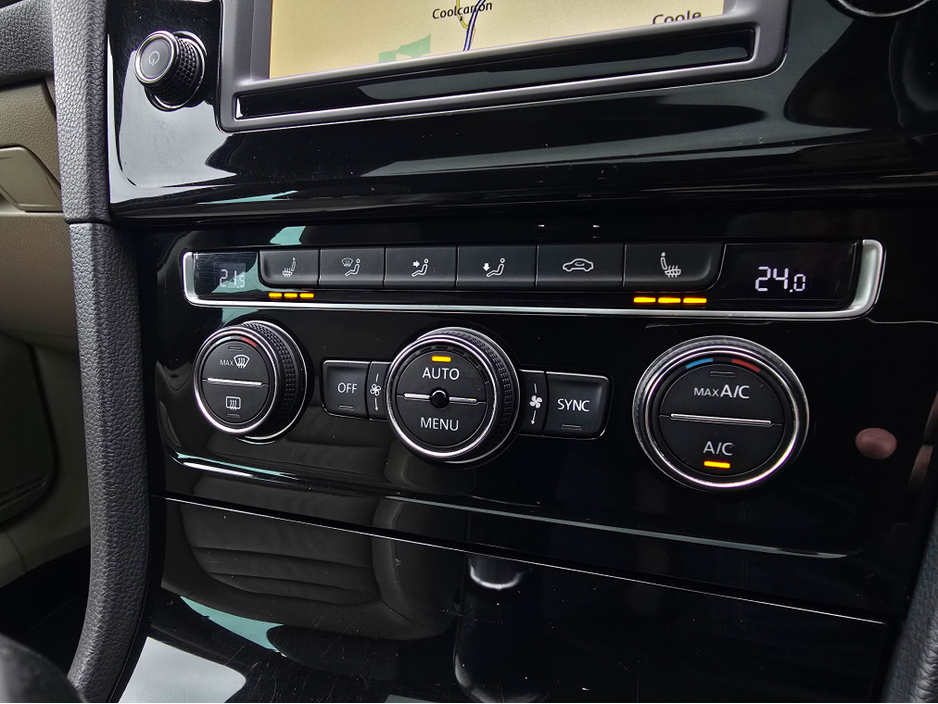 2016 Volkswagen Golf - image 24