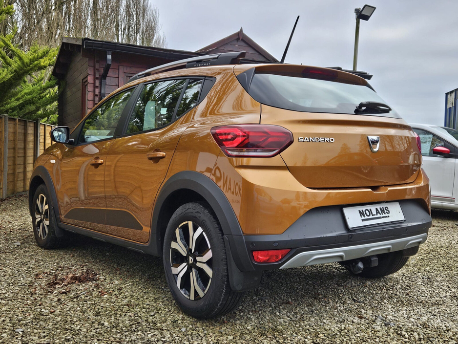 2021 Dacia Sandero Stepway - image 5