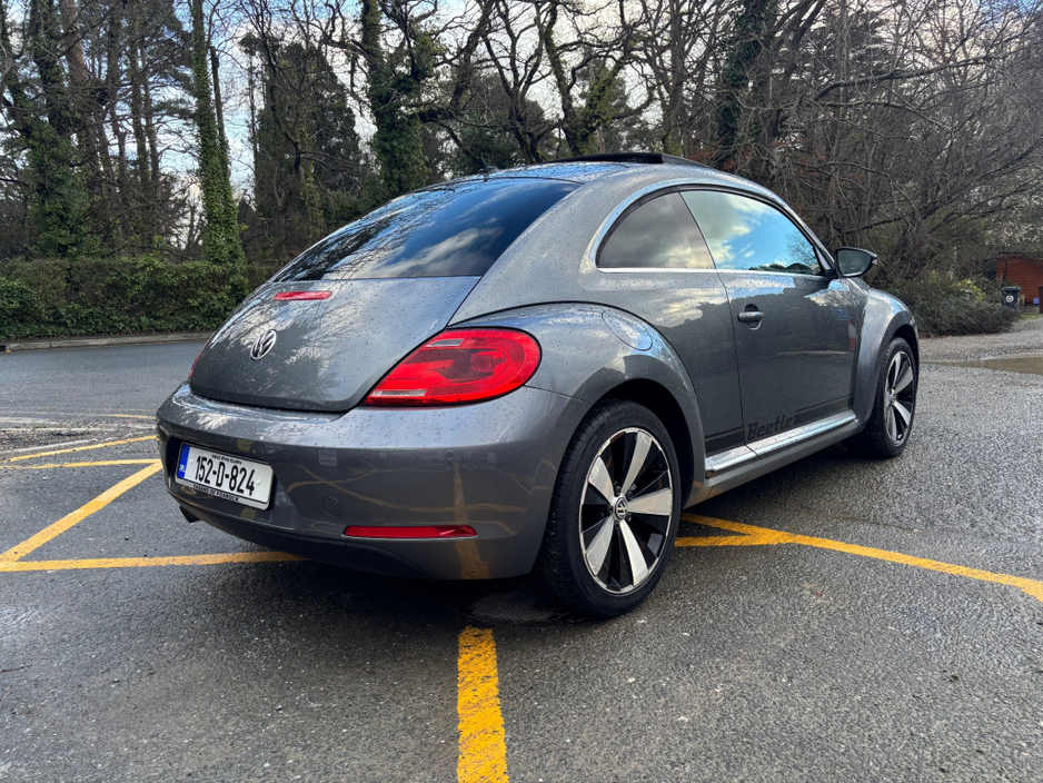 2015 Volkswagen Beetle - image 5