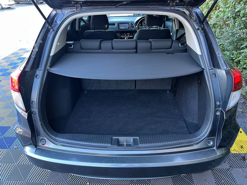 2016 Honda Vezel 1.5 HYBRID // ADAPTIVE CRUISE CONTROL // 16" ALLOYS // REVERSE CAMERA €14,750