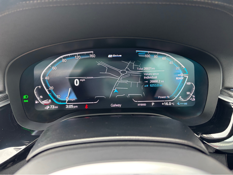 2022 BMW 5 Series - image 24