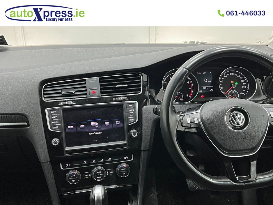 2016 Volkswagen Golf - image 10