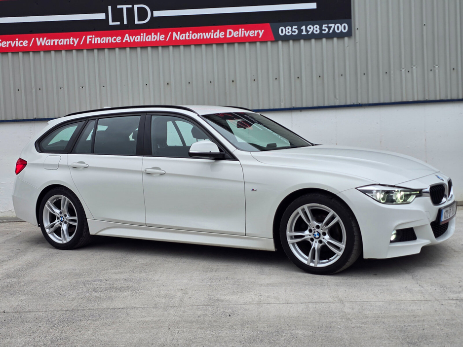 2017 BMW 3 Series - image 3