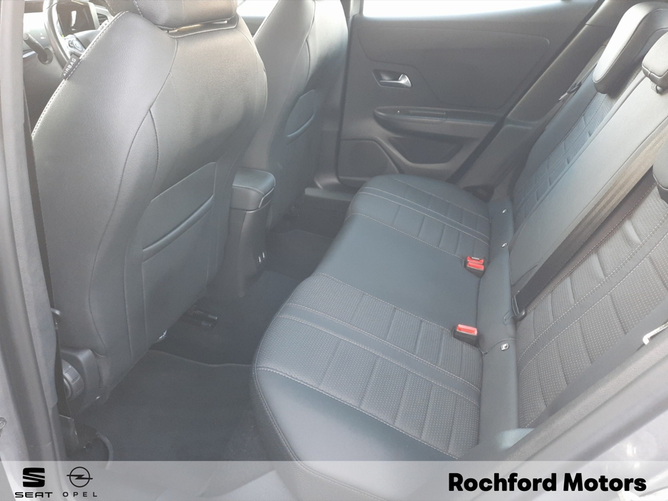 2022 Opel Mokka - image 9