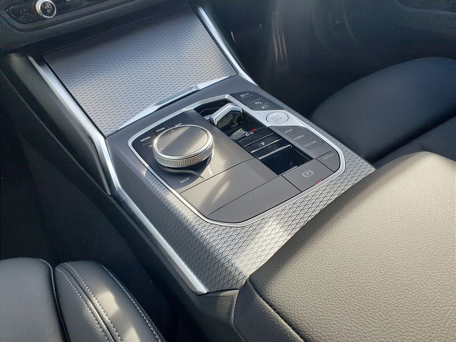 2026 BMW 3 Series - image 10