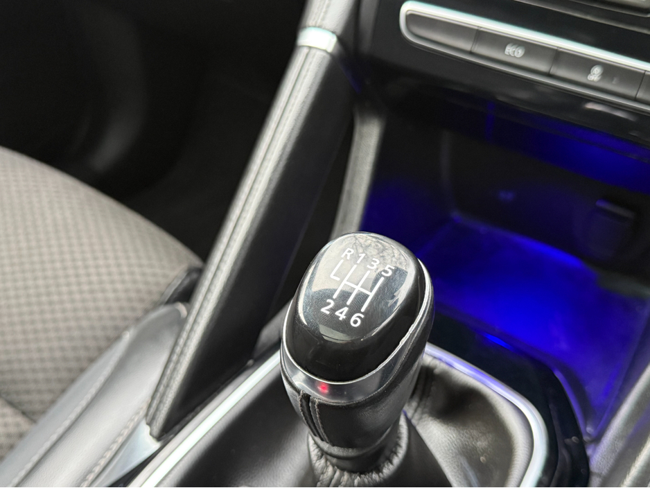 2018 Renault Koleos Top Spec Dynamique S Nav, New Nct 01/2028, Sunroof, Sat Nav, Reversing Camera, Cruise Control, Climate Control, Parking Sensors, Half Leather, 6 Speed, Finance Available, Service & Warranty Included, €16,900