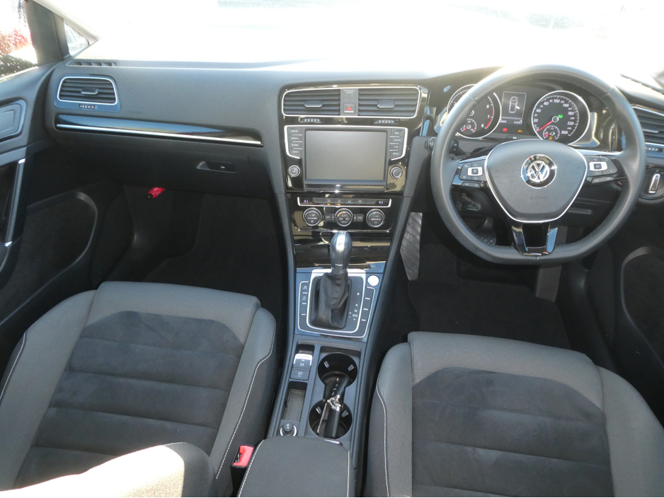 2015 Volkswagen Golf TSI Bluemotion €13,950