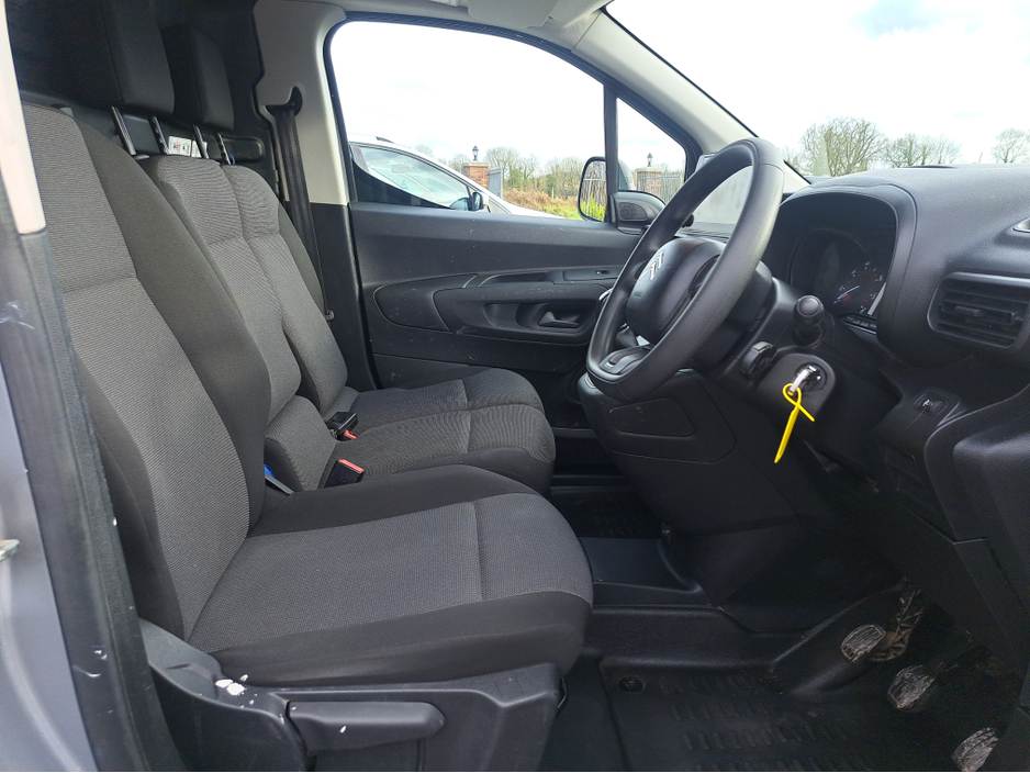 2020 Citroen Berlingo Panel Van Enterprise 1,000 Kg swb  1.5 Diesel with 3 seats in front.