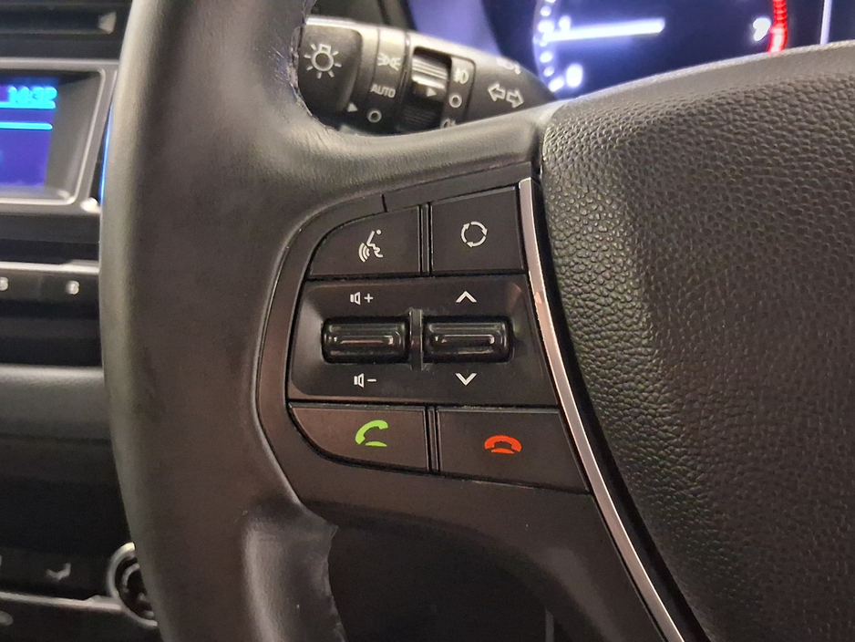 2016 Hyundai i20 - image 13