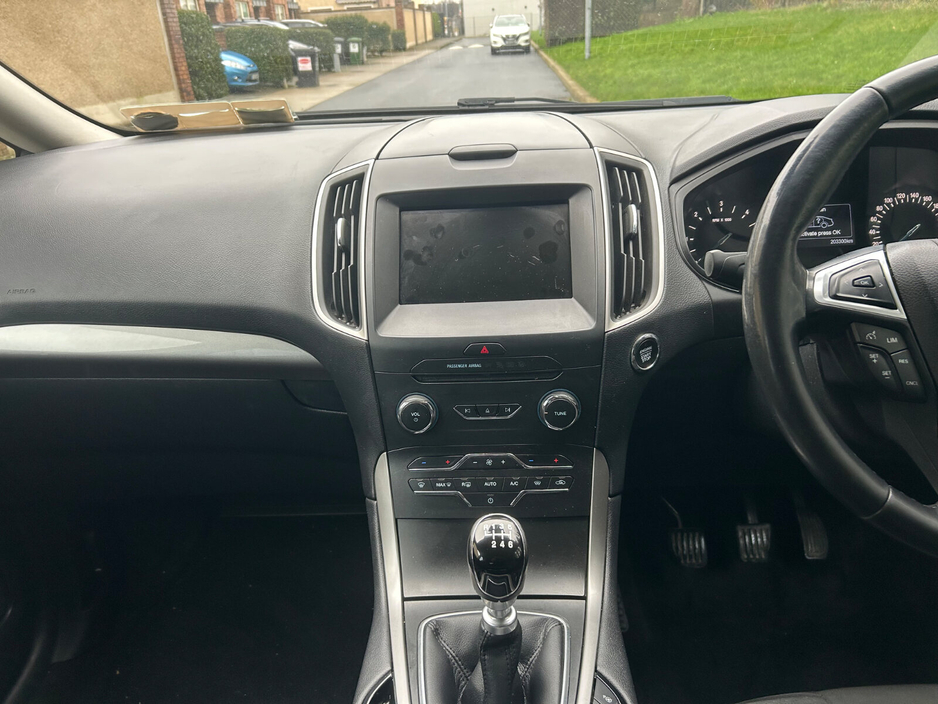 2016 Ford S-Max - image 17