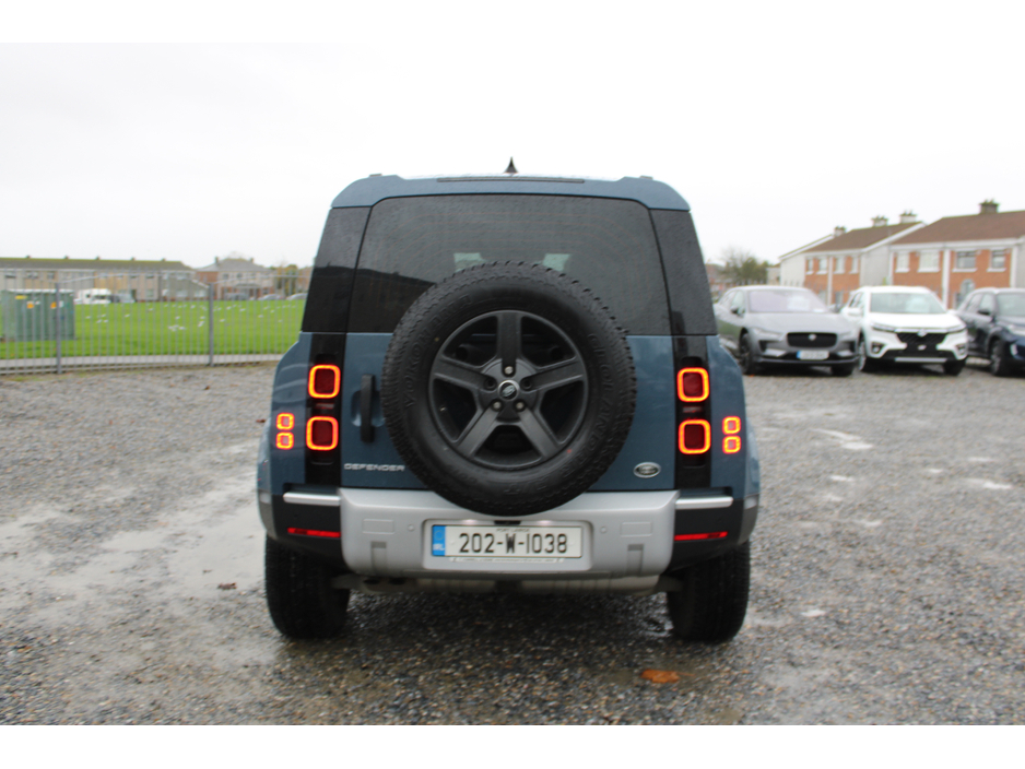 2020 Land Rover Defender - image 10