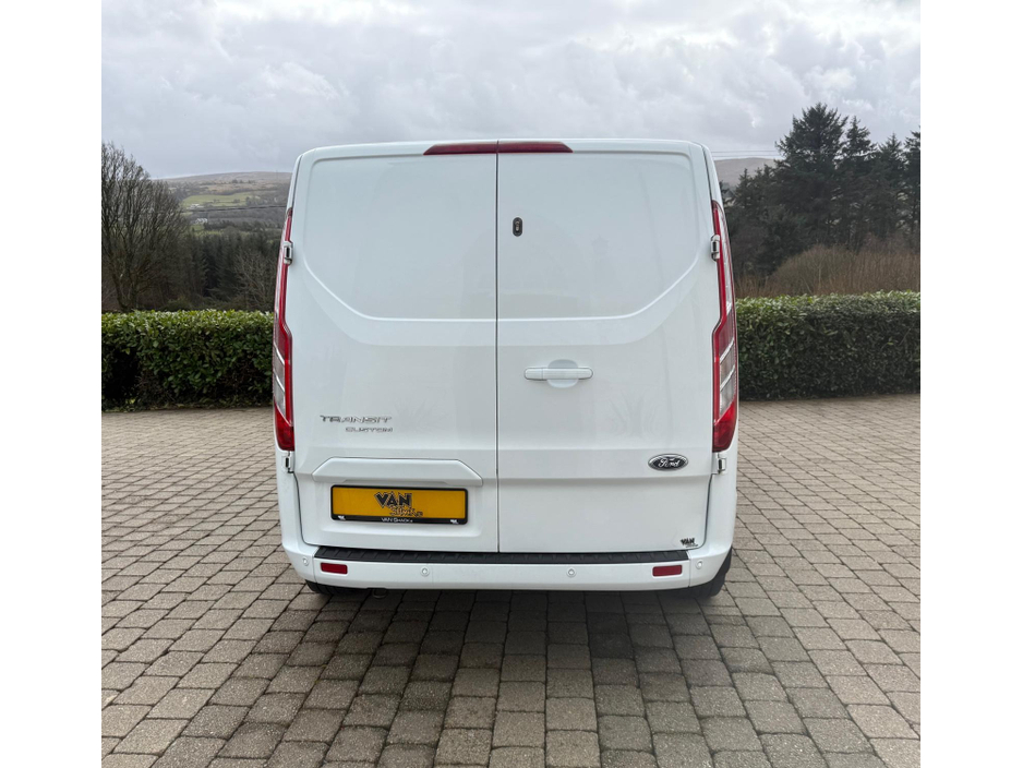 2022 Ford Transit - image 9