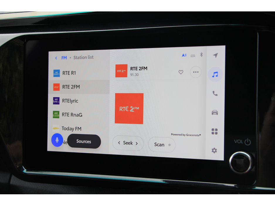 2025 Toyota Hilux Invincible X * Roll cover and bars inc €66,358