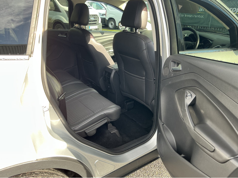 2017 Ford Kuga - image 14