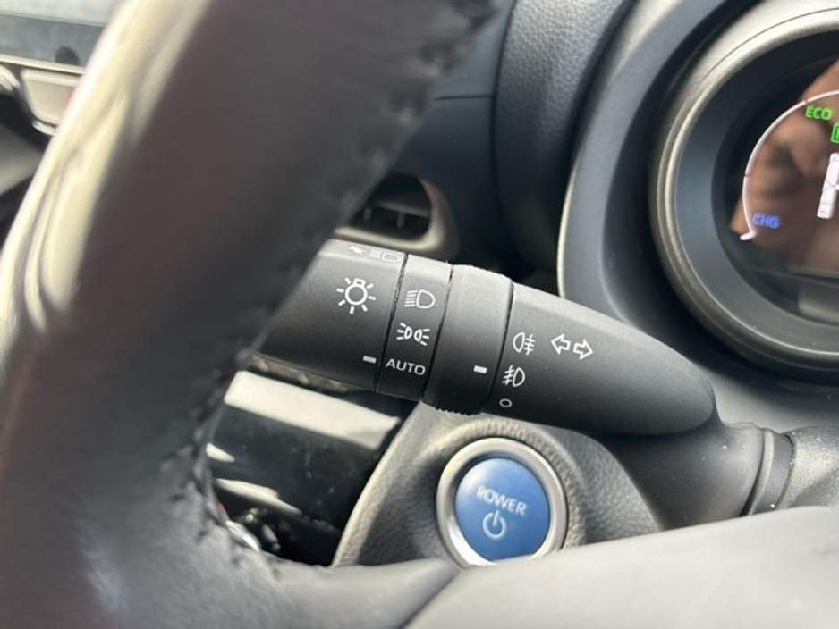 2024 Toyota Yaris Cross - image 10