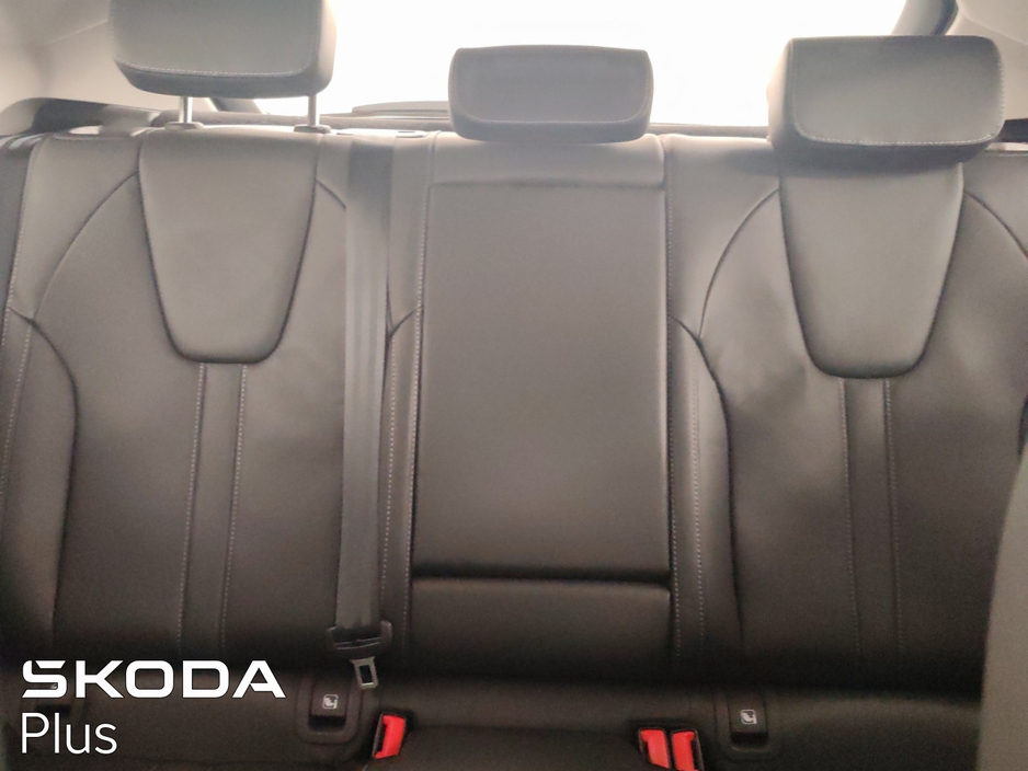 2023 Skoda Octavia - image 27
