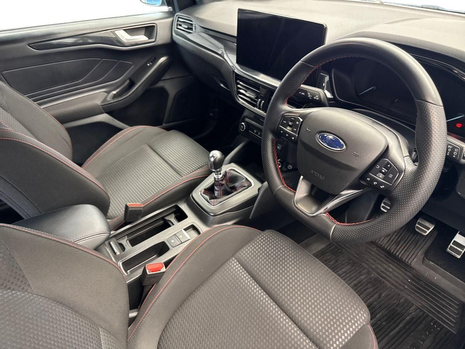 2025 Ford Focus - image 6