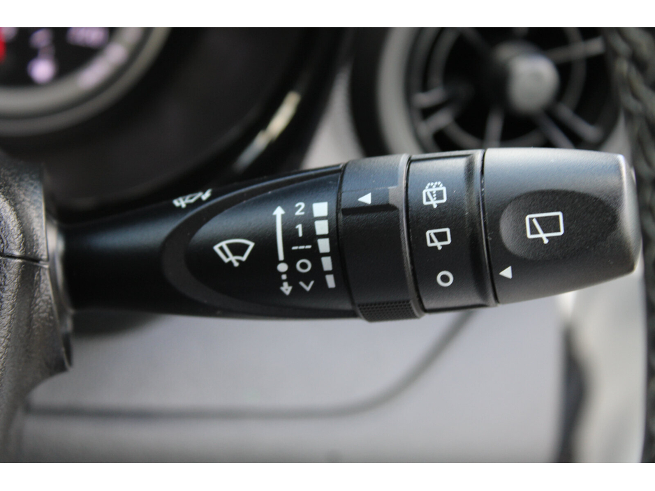 2022 Hyundai i10 - image 18