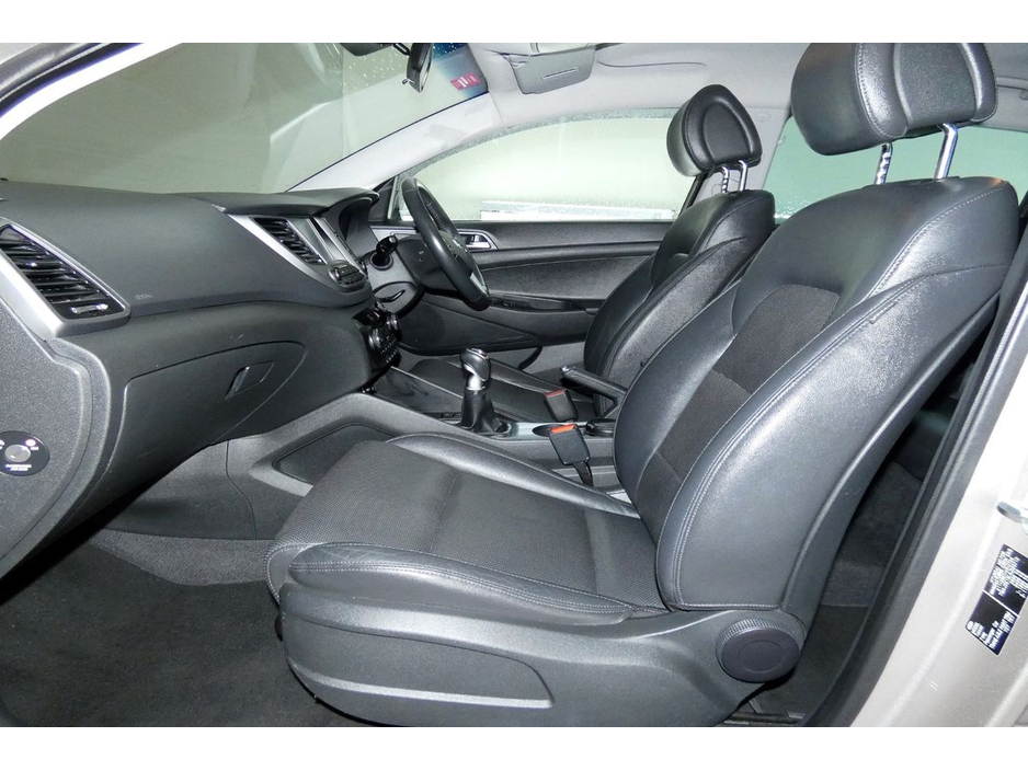 2016 Hyundai Tucson - image 15