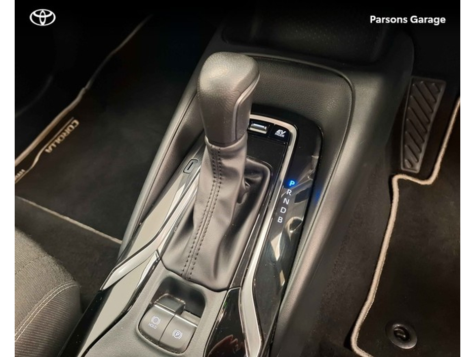 2024 Toyota Corolla LUNA SALOON 4DR AUTO €28,995