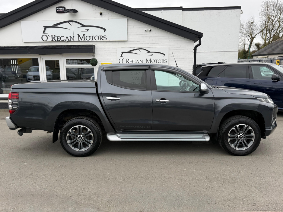 2020 Mitsubishi L200 - image 2