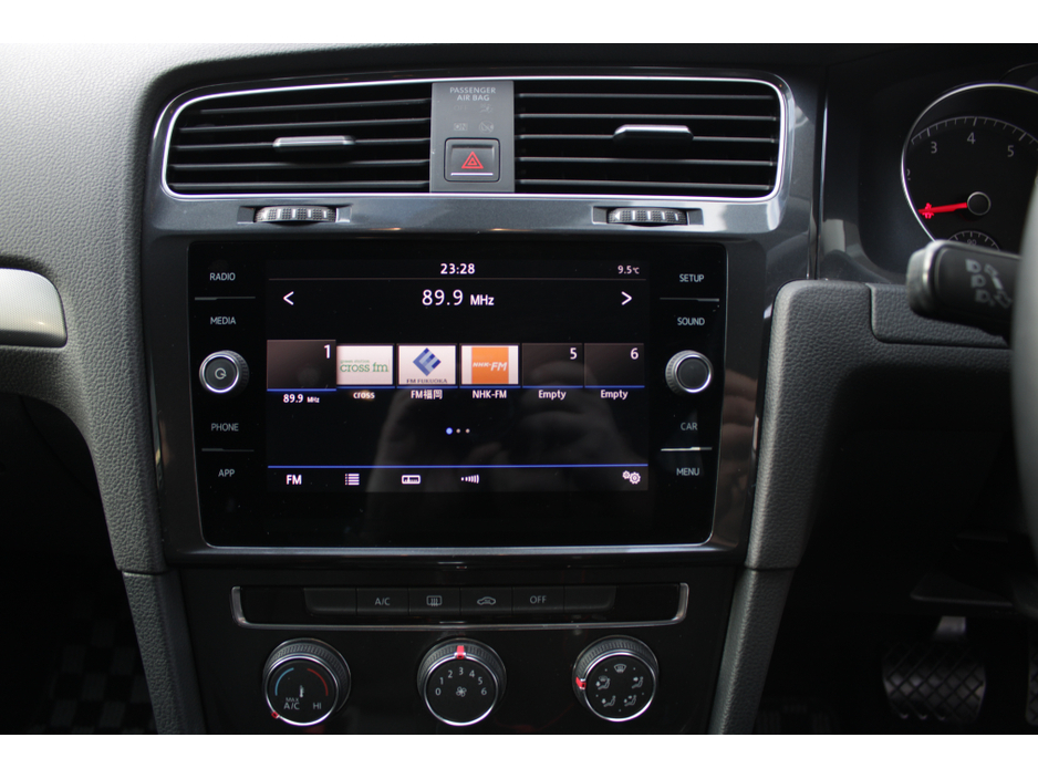 2018 Volkswagen Golf 1.2TSI COMFORTLINE PLUS WITH ONLY 40,000 KMS // BRAND NEW 18 INCH GTI ALLOYS // BUY WITH CONFIDENC AA AND SIMI APPROVED DEALER 2025 // FINANCE ARRANGED // ALL TRADE INS WELCOME // €19,950