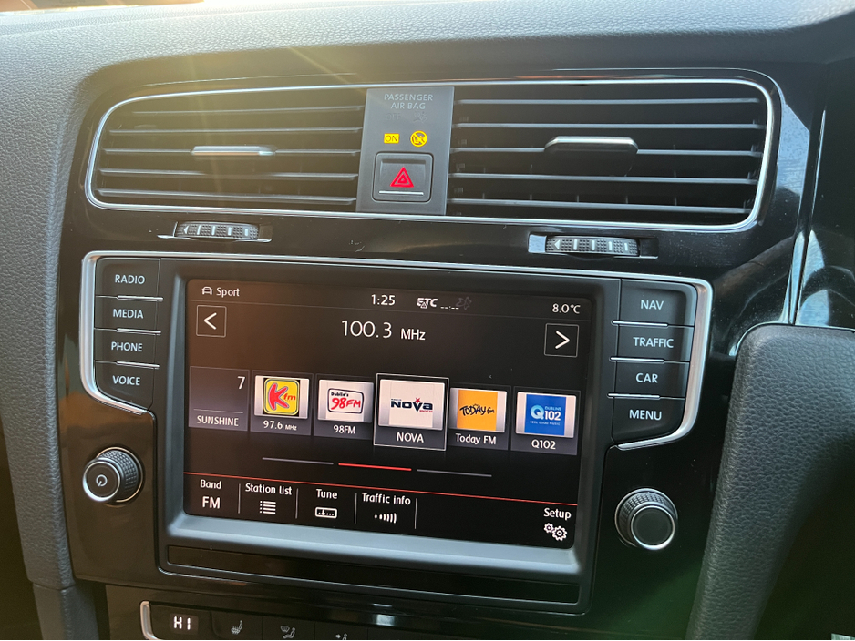 2014 Volkswagen Golf EDITION 40 AUTOMATIC 1.4 PETROL //HALF LEATHER SEATS//HEATED SEATS//REVERSE CAMERA//ADAPTIVE CRUISE CONTROL//KEYLESS ENTRY// €13,950