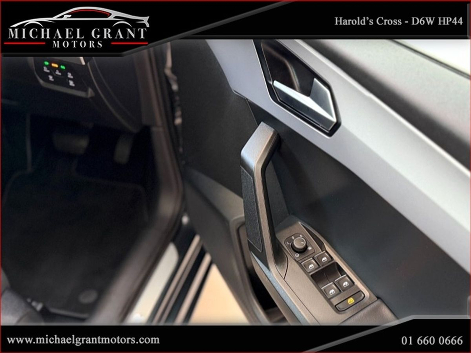 2021 SEAT Leon - image 25