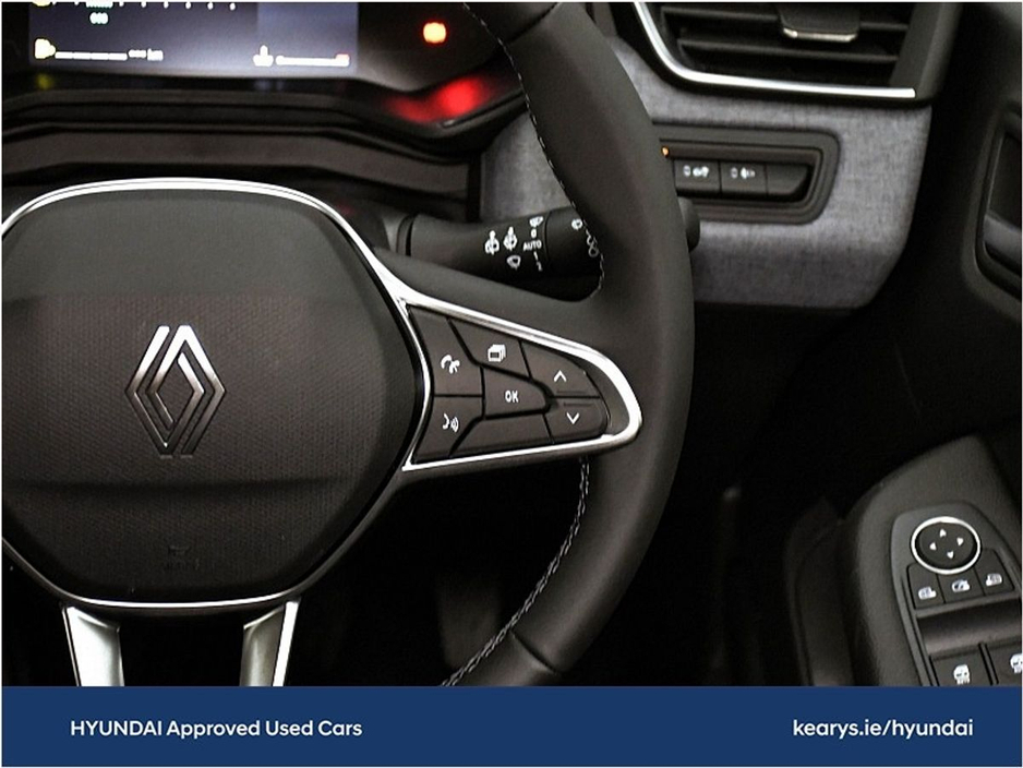 2025 Renault Clio - image 13