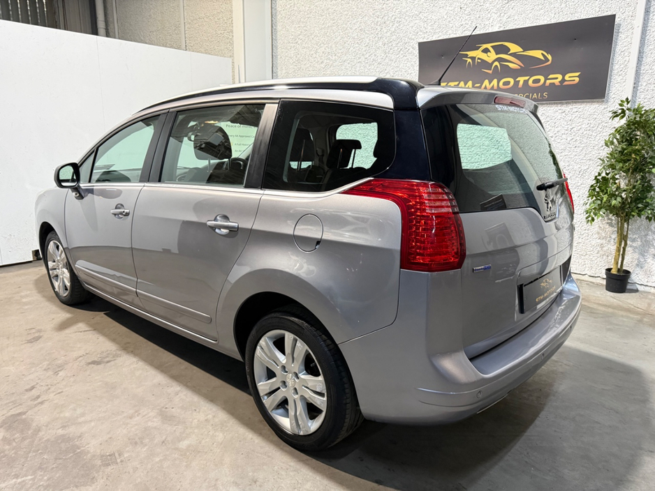 2016 Peugeot 5008 - image 11