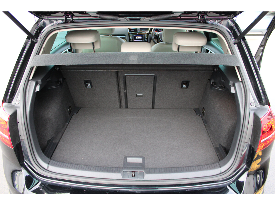 2016 Volkswagen Golf 1.2TSI 3DR 110HP Highline €15,950