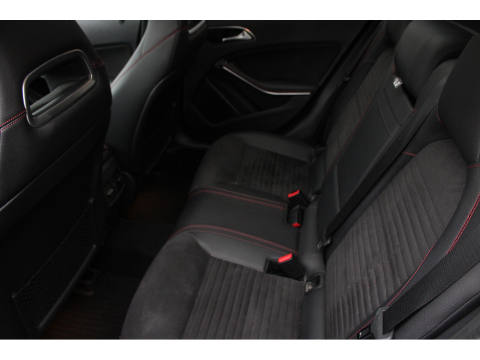 2017 Mercedes-Benz GLA Class GLA220 D 4MATIC AMG-LINE PREMIUM 5DR ESTATE 4 MATIC AUTO //  STUNNING CAR FINISHED IN BLACK // BUY WITH CONFIDENCE AA AND SIMI APPROVED DEALER 2026 // FINANCE ARRANGED // ALL TRADE INS WELCOME //