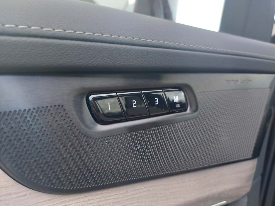 2026 Volvo XC90 - image 24