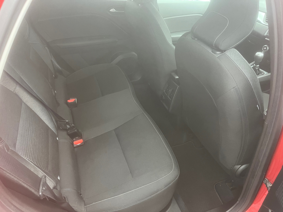 2021 Renault Captur - image 6