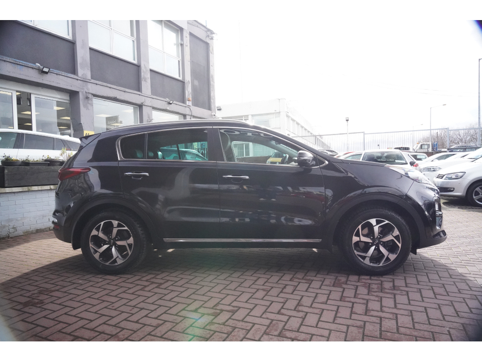 2020 Kia Sportage - image 3