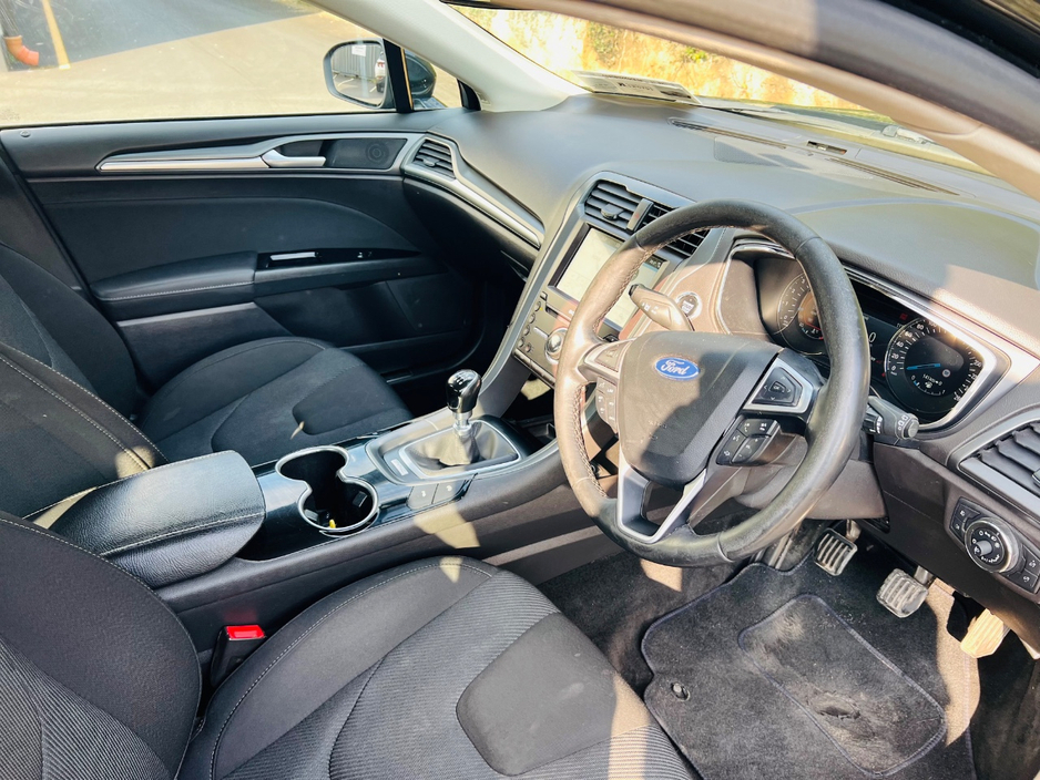 2016 Ford Mondeo - image 16