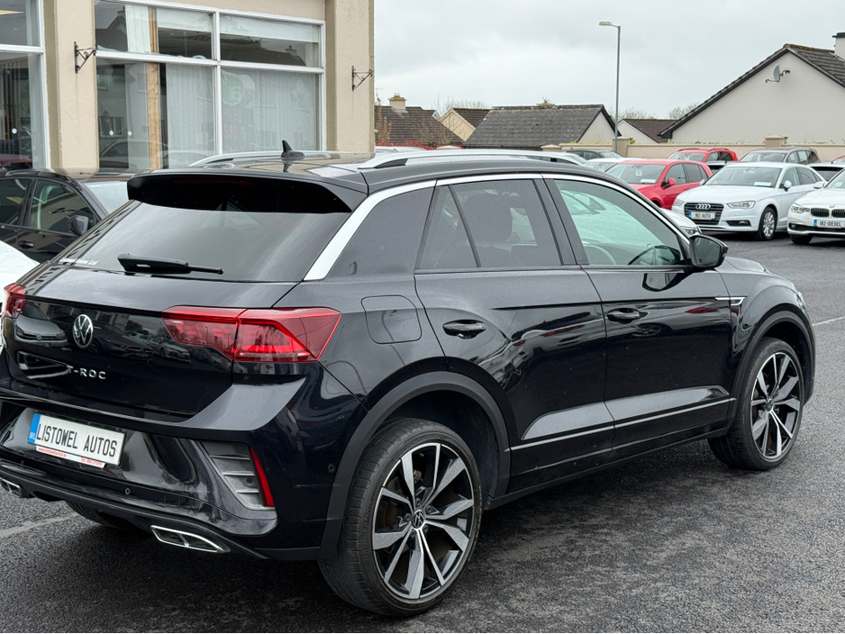 2023 Volkswagen T-Roc - image 9