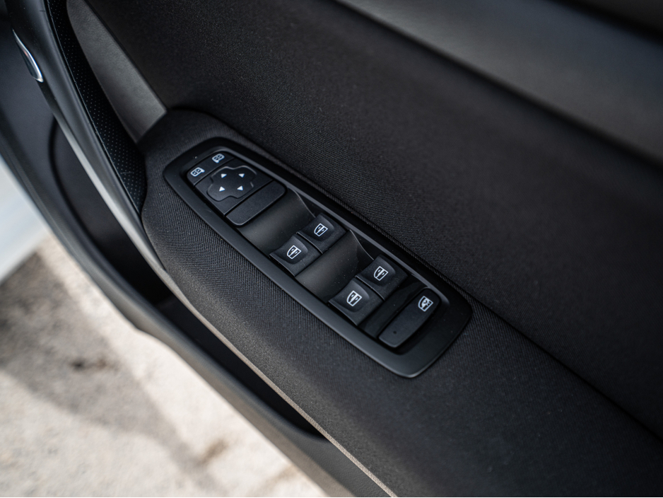 2019 Renault Megane - image 28