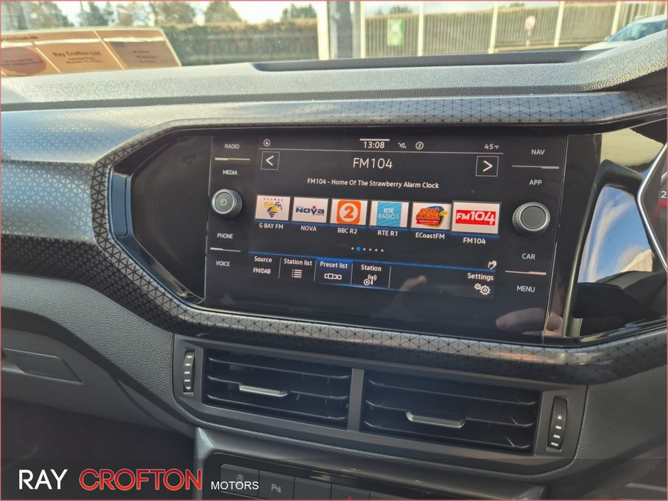 2021 Volkswagen T-Cross - image 11