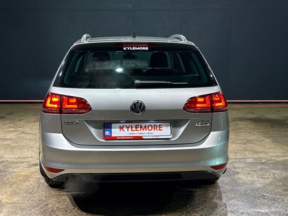 2017 Volkswagen Golf - image 4