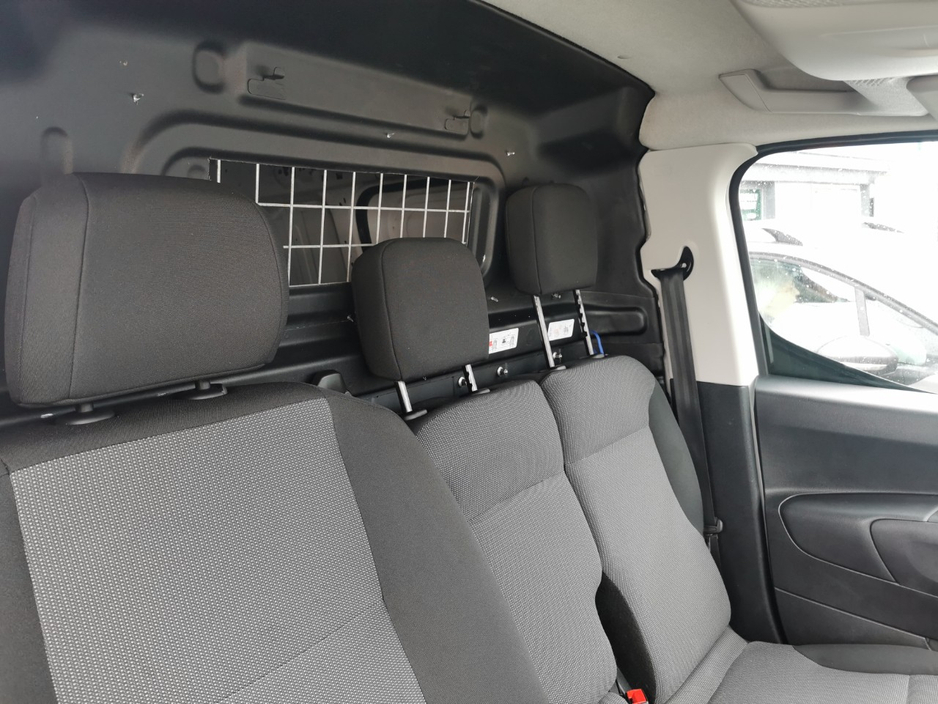 2022 Citroen Berlingo - image 17
