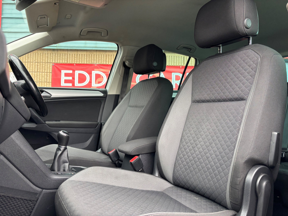 2017 Volkswagen Tiguan - image 11