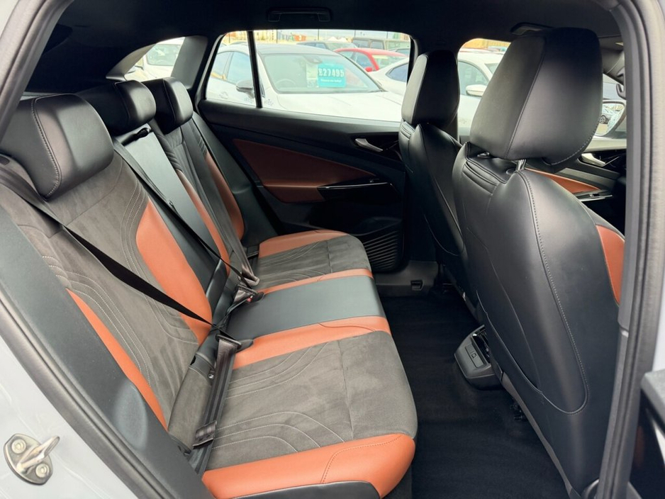 2022 Volkswagen ID.4 Pure 52kWh Life SUV 5dr Electric Auto (148 ps)