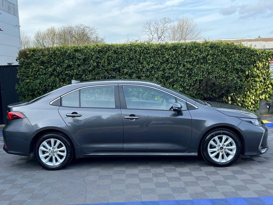 2023 Toyota Corolla - image 2